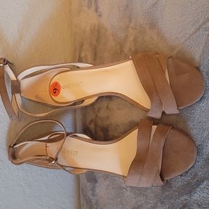 Nine West size 9 1/2 sandals